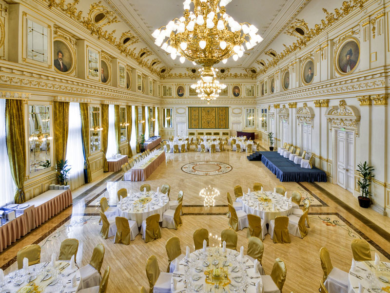  Corinthia Grand Hotel Royal