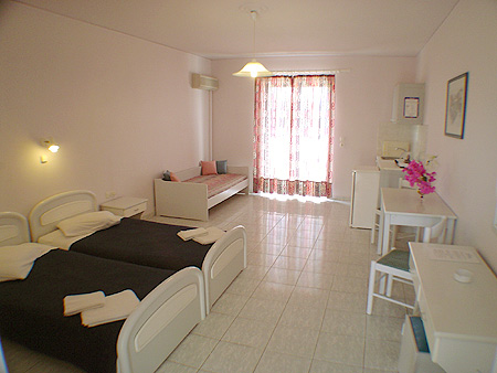  Irina beach STDS & Apartments