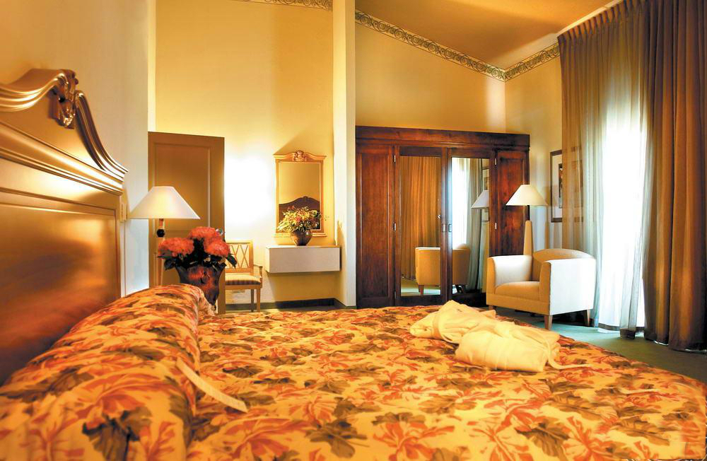  Emassy suites by hilton los marlins hotel & golf