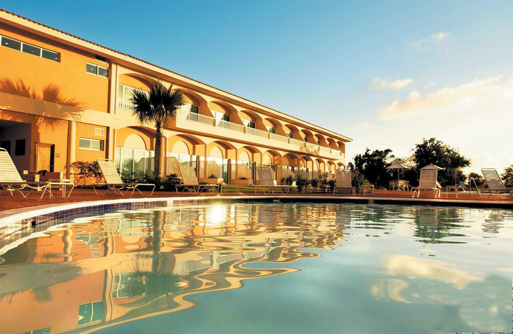  Emassy suites by hilton los marlins hotel & golf