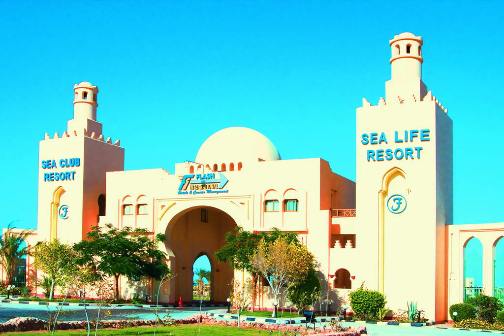  Sea Club Resort