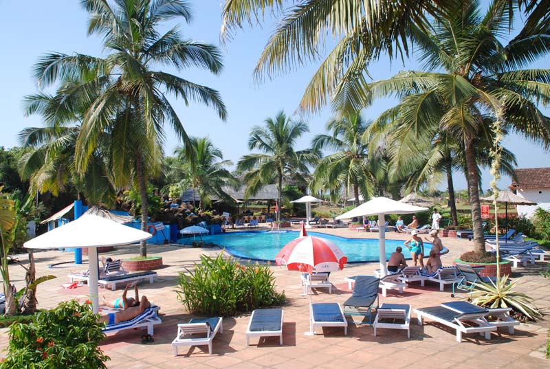  Paradise Village Beach Resort 3*