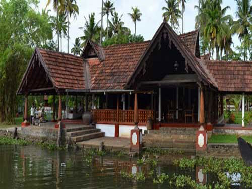  Coconut Lagoon Resort