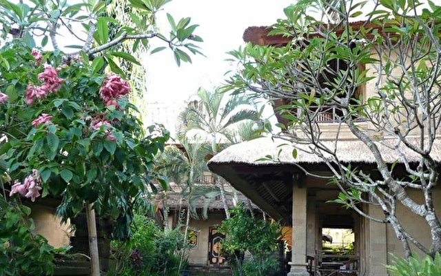  Bali Agung Village