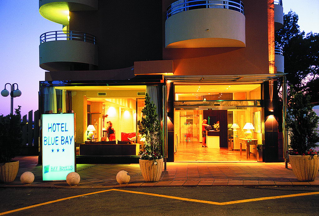  Blue Bay Hotel