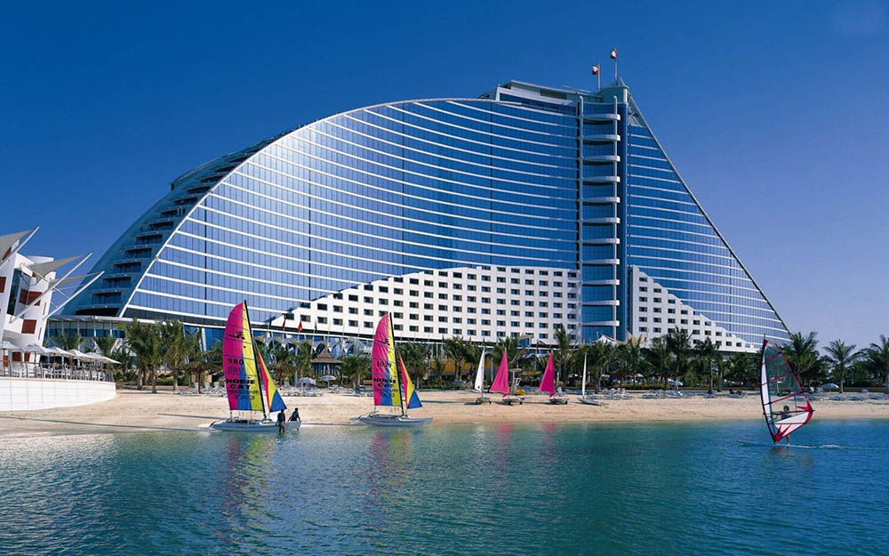  Jumeirah Beach Hotel