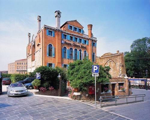  Santa Chiara & Residenza Parisi