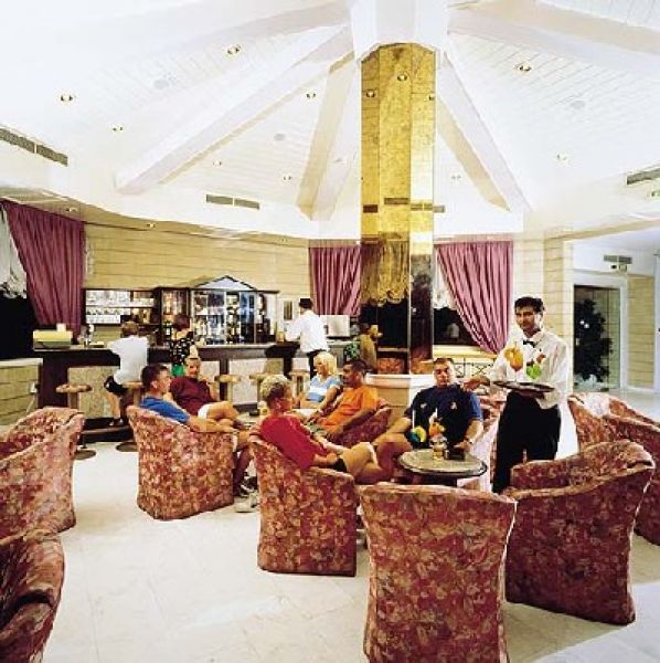  Henipa Hotel