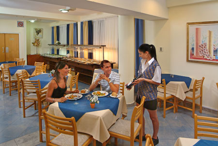  Okeanos Hotel
