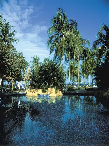 Shangri-La Golden Sands Resort