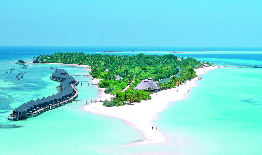  Kuredu Island Resort
