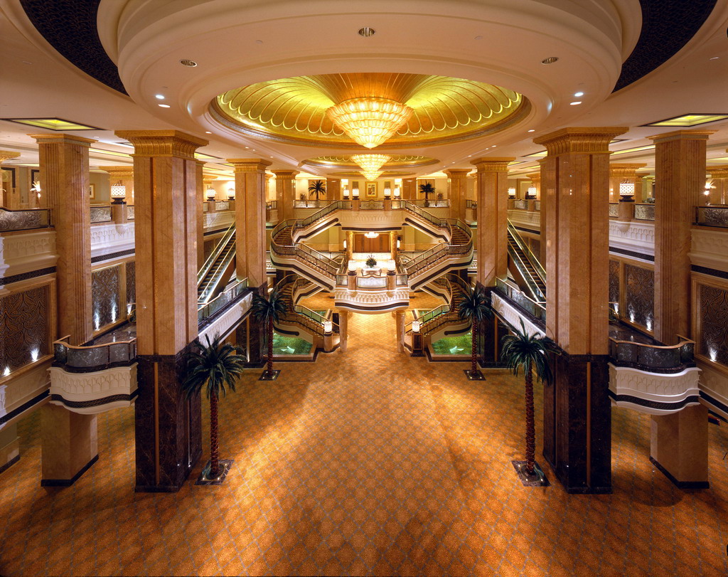  Emirates Palace Hotel