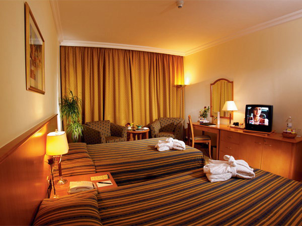  Sharjah Rotana Hotel