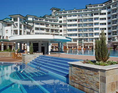  Emerald Resort