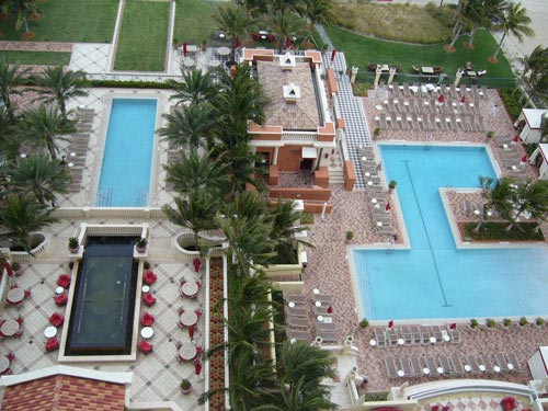  Acqualina Resort & SPA