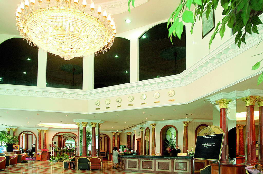  Royal Benja Hotel
