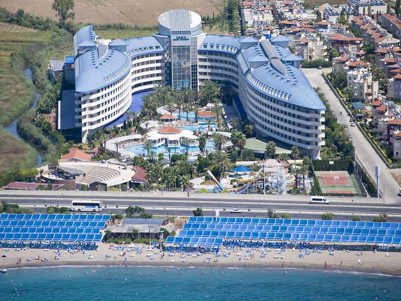  Crystal Admiral Resort Suites & Spa