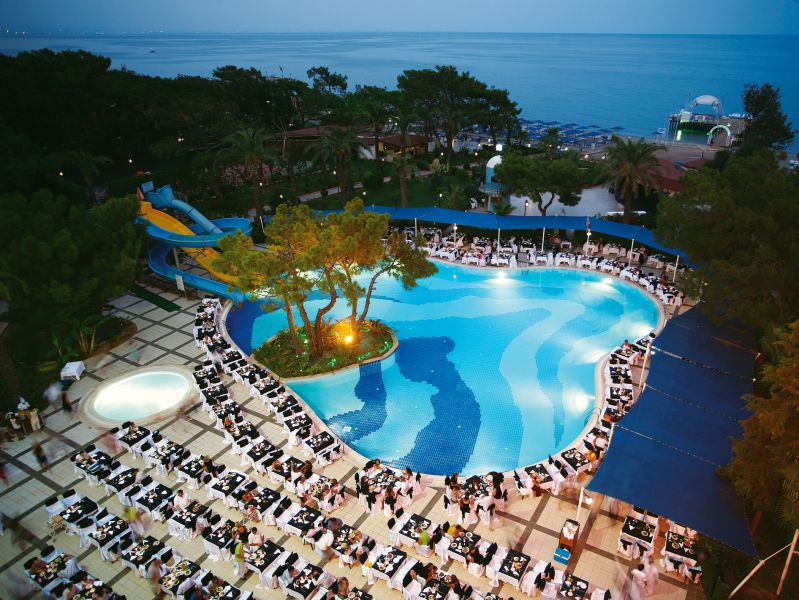  Catamaran Resort Hotel