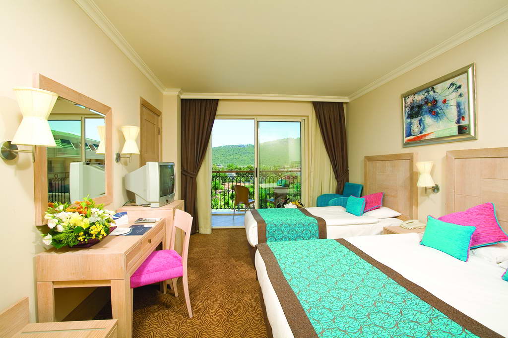  Crystal De Luxe Resort and Spa