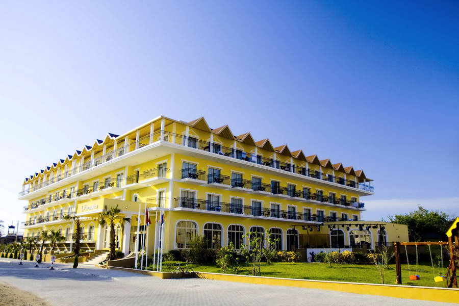  L`oceanica Beach Resort Hotel