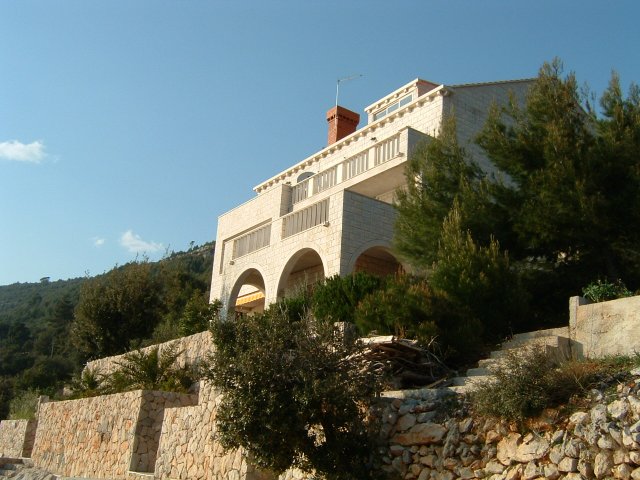  Villa Rataz