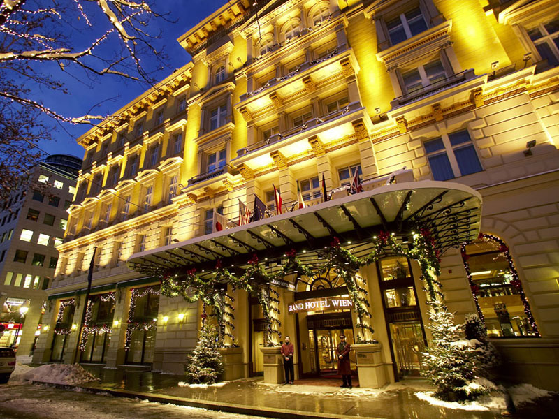  Grand Hotel
