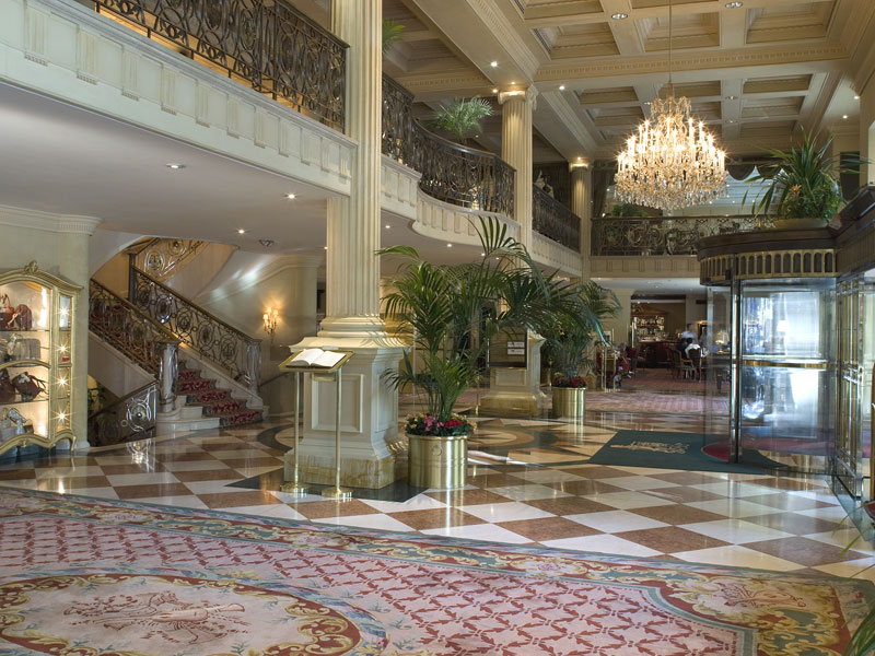  Grand Hotel